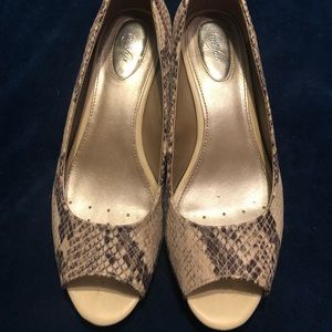 Alfani Cammi wedge size 9